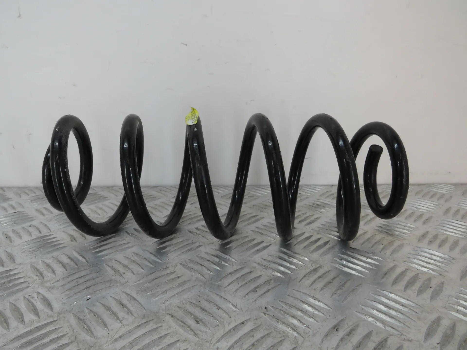 Left rear Suspension Spring OPEL Astra K Sports Tourer