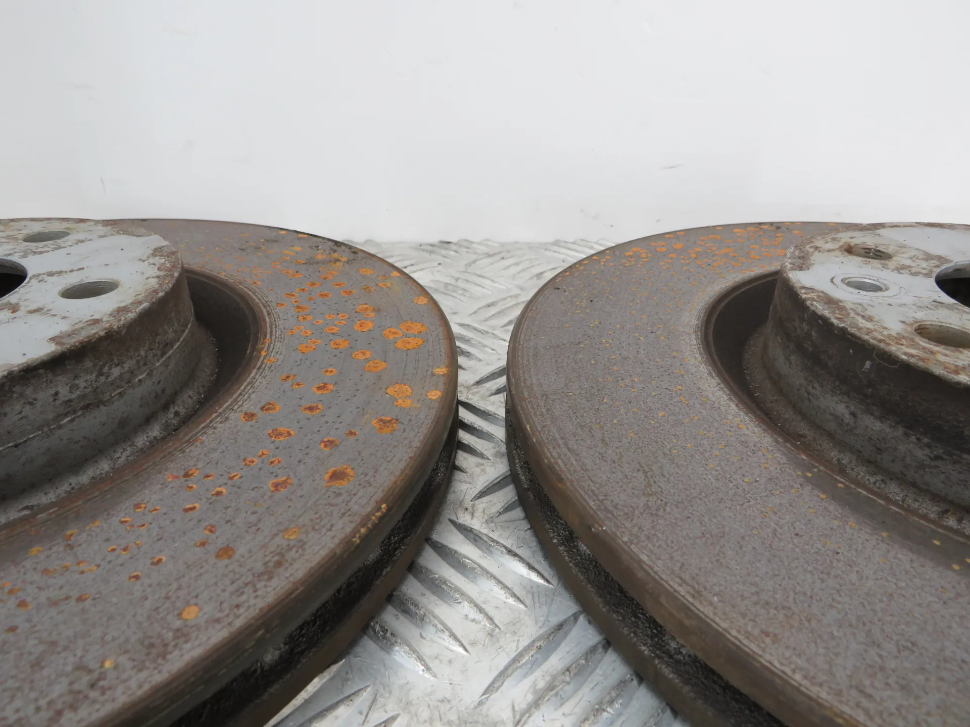 Disque de frein avant Droite FIAT Tipo Wagon (358_) Imagem-1