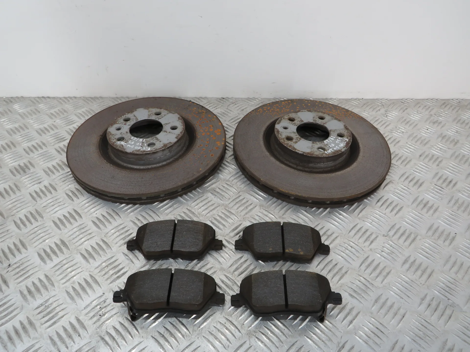 Disque de frein avant Droite FIAT Tipo Wagon (358_)