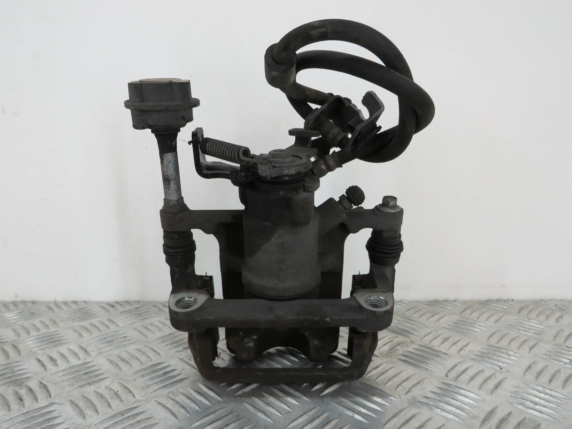 Left rear Brake Caliper OPEL Astra J GTC Imagem-1