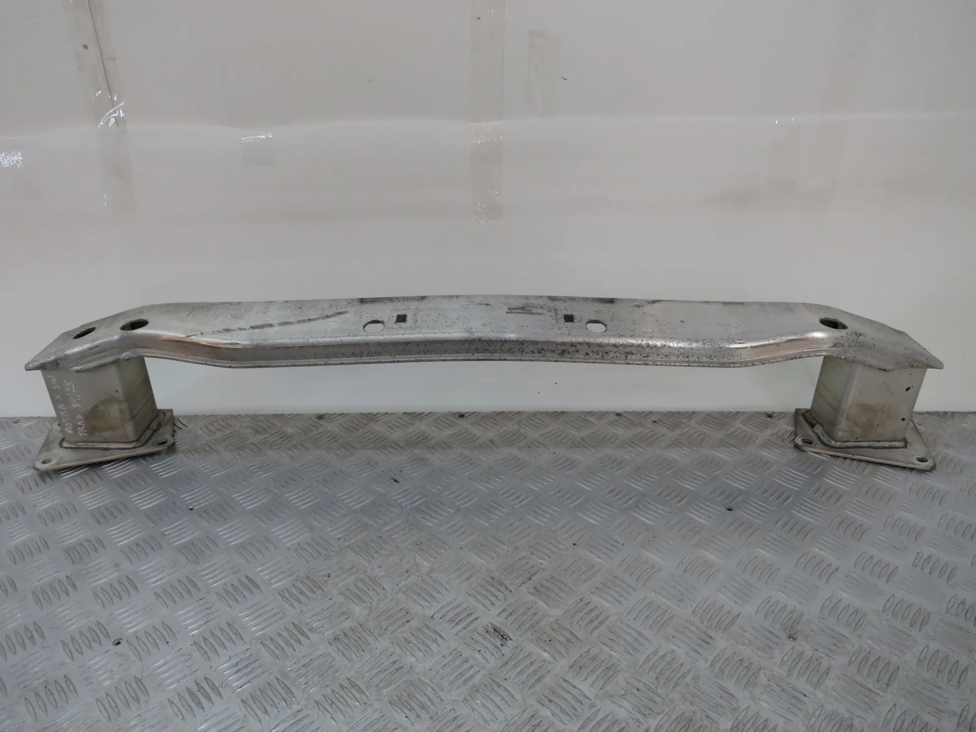 Rear bumper reinforcement OPEL Astra K Sports Tourer