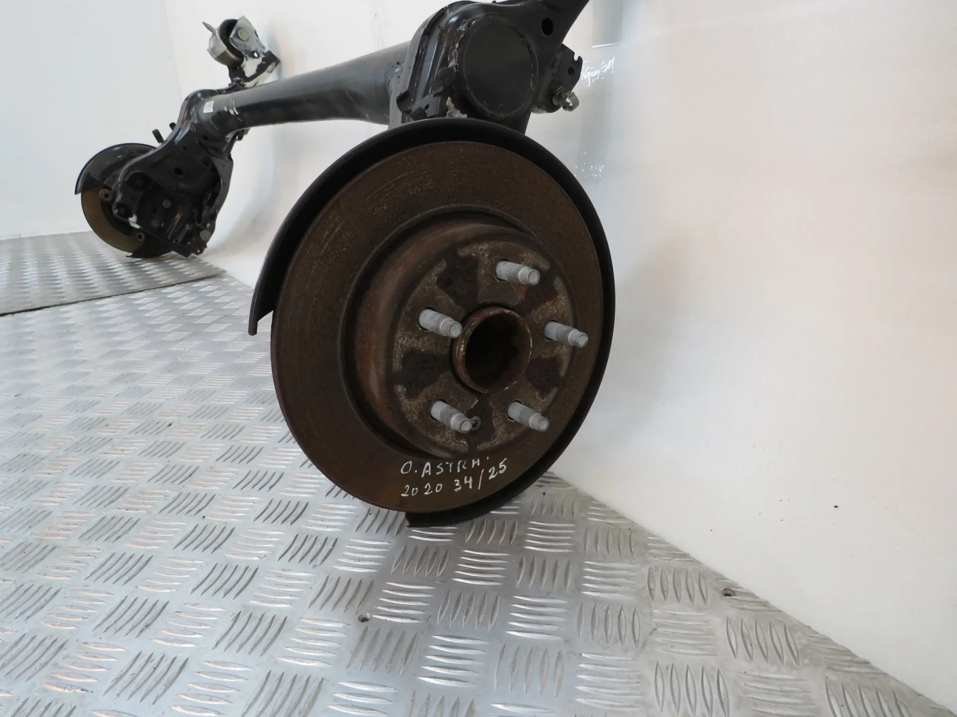 Essieu arrière à disques OPEL Astra K Sports Tourer Imagem-4