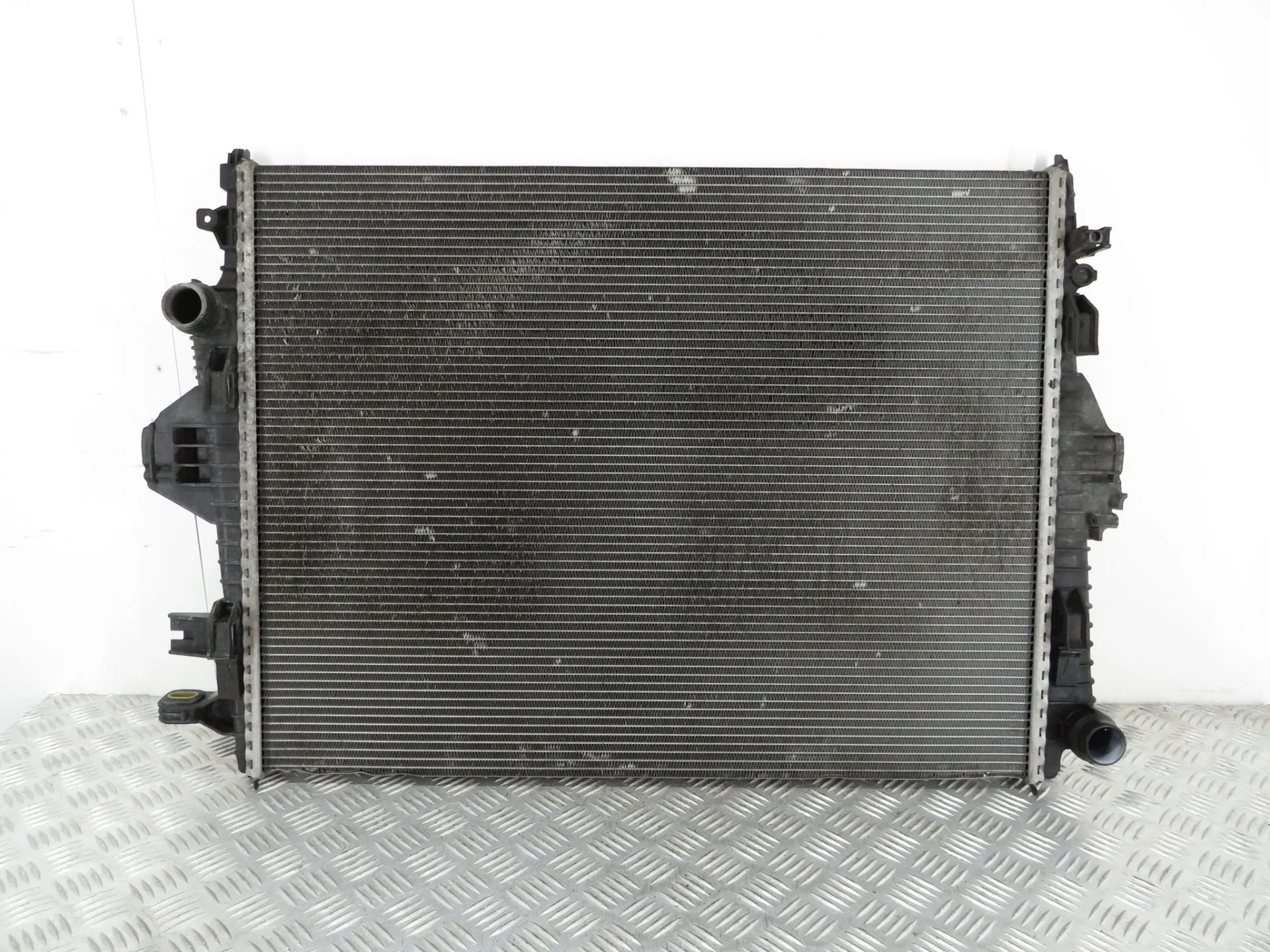 Radiateur d'eau PORSCHE Cayenne (92A)