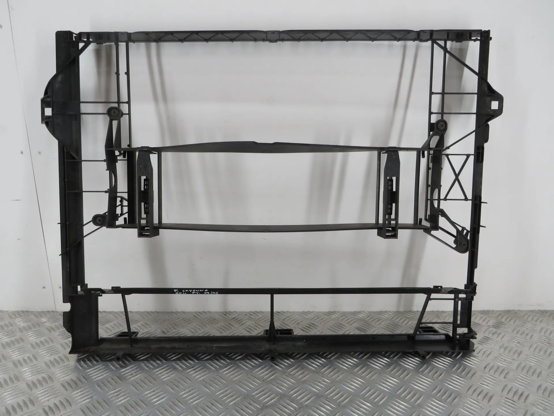 Pièce en plastique générique PORSCHE Cayenne (92A)