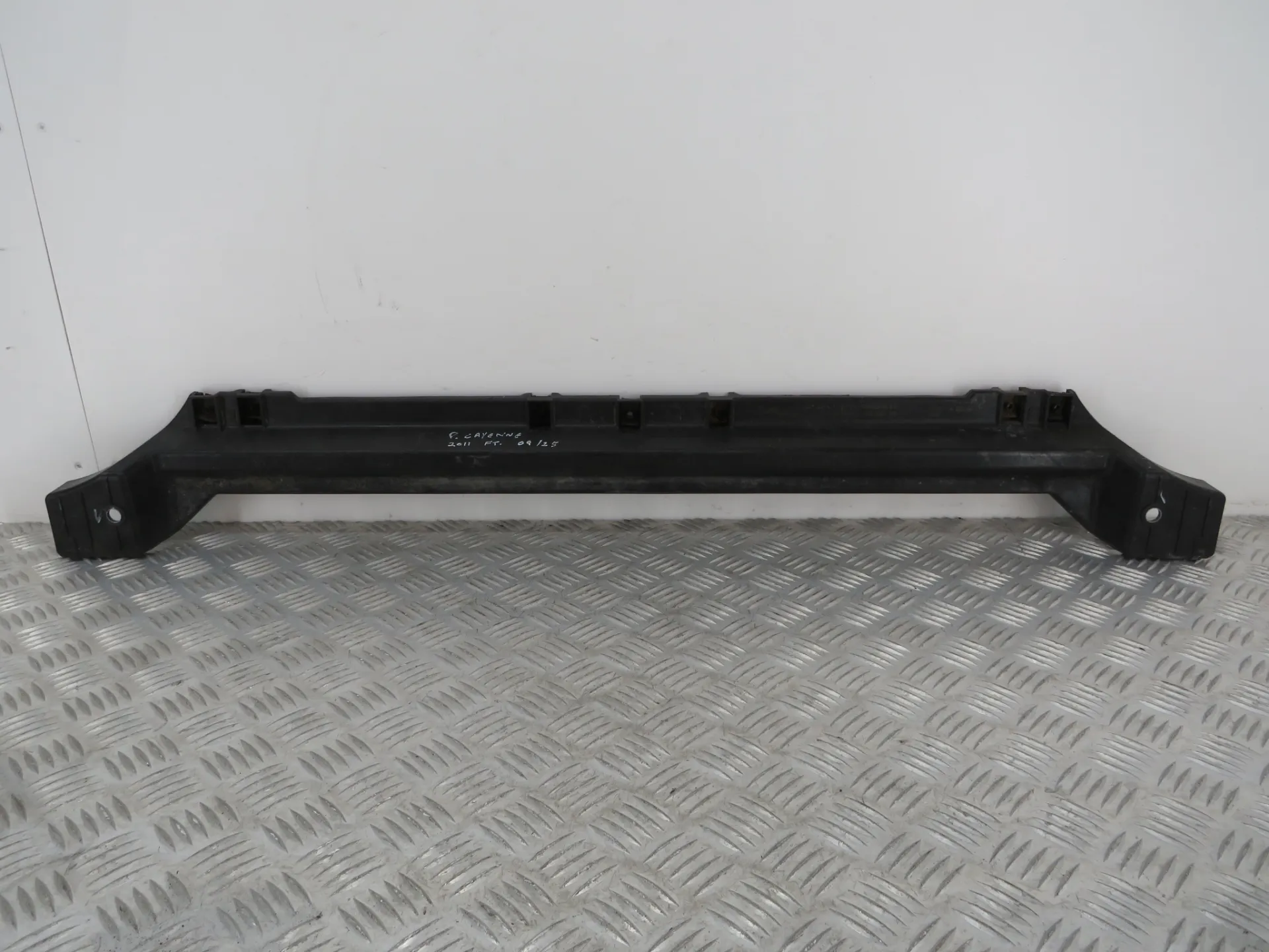 Pièce en plastique générique PORSCHE Cayenne (92A)