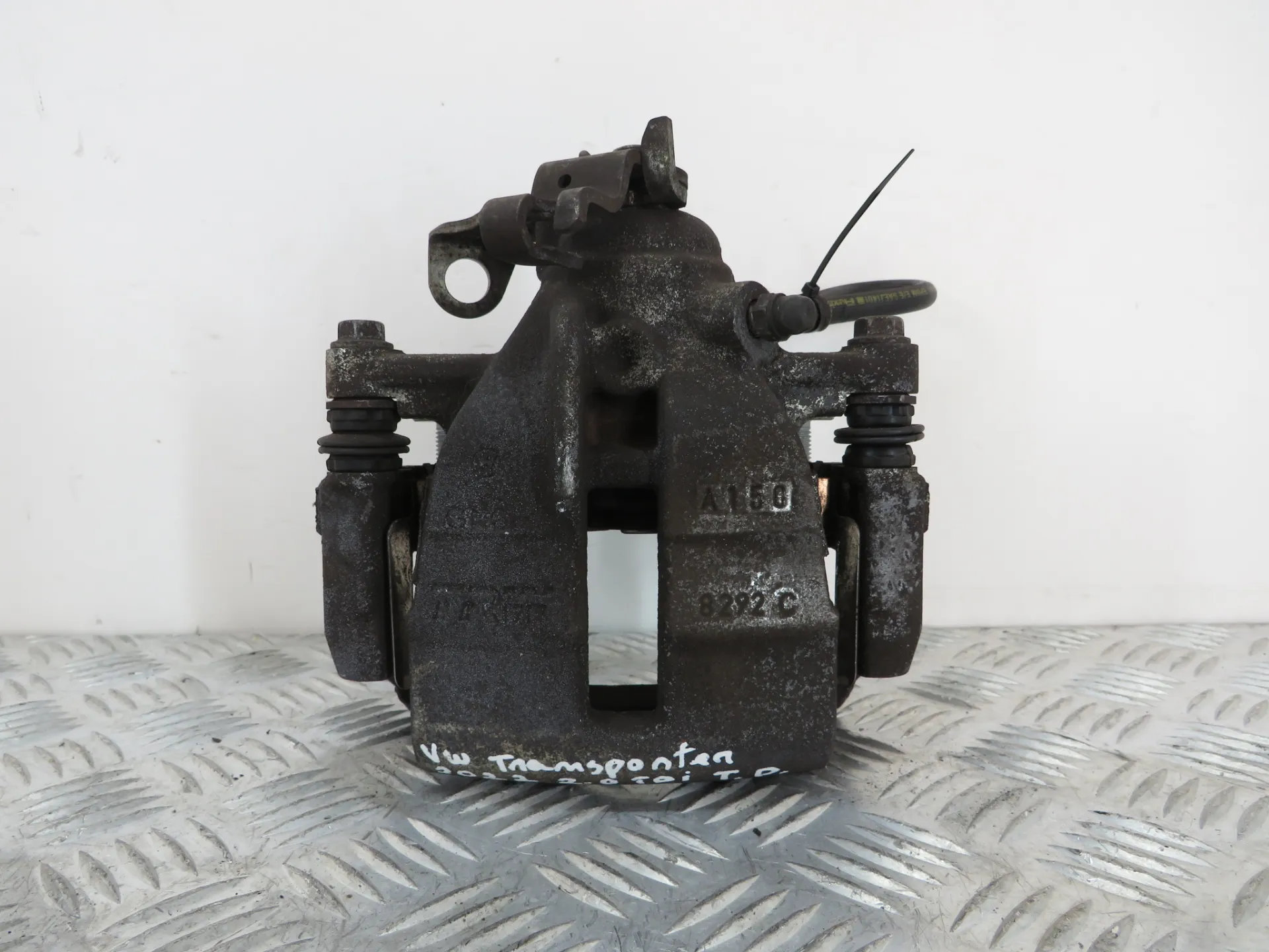 Étrier de frein arrière Droite VOLKSWAGEN Transporter VI Kombi (SGB, SGG, SGJ)