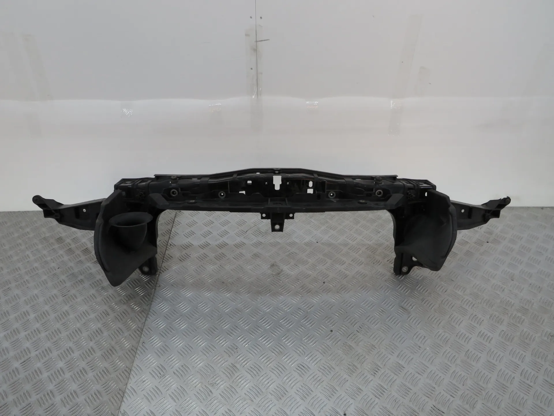 Pièce en plastique générique PORSCHE Cayenne (92A)