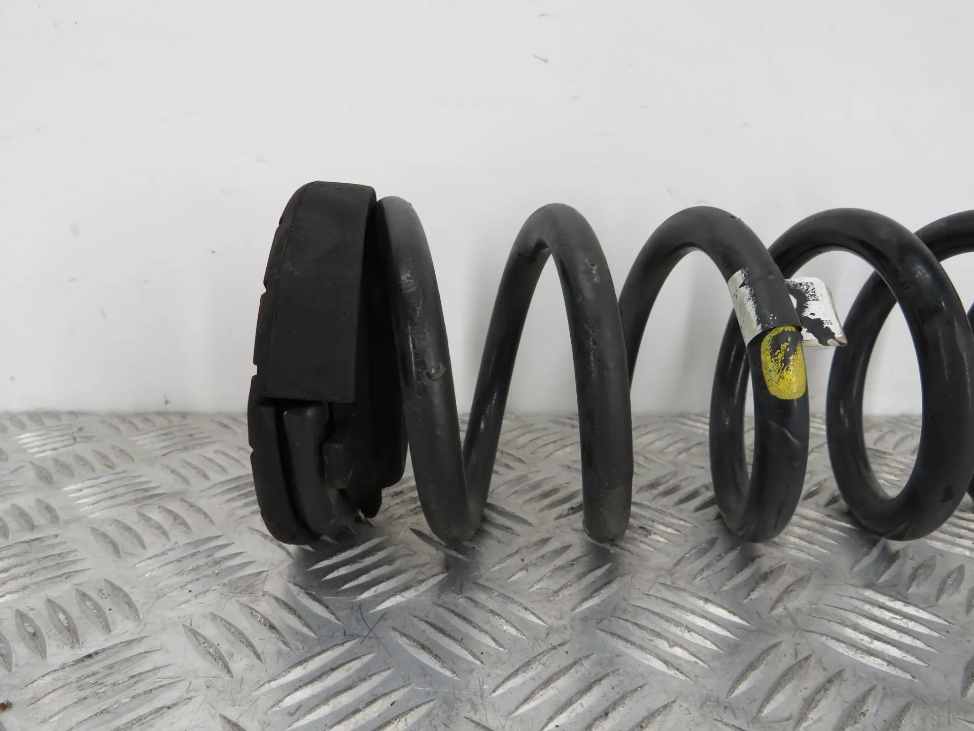 Ressort de suspension arrière Droite HYUNDAI Tucson (TL) Imagem-1