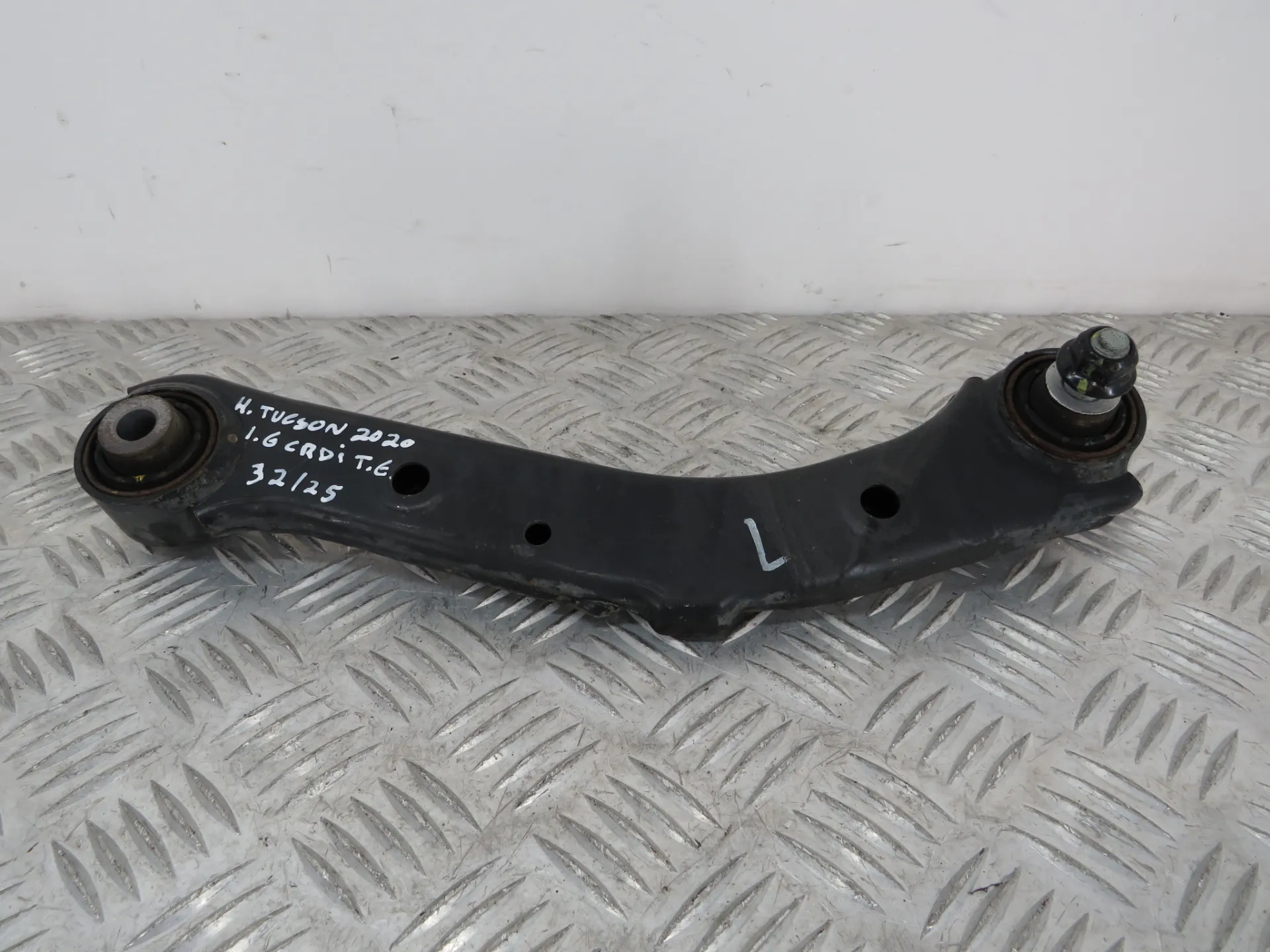 Bras de suspension arrière gauche HYUNDAI Tucson (TL)