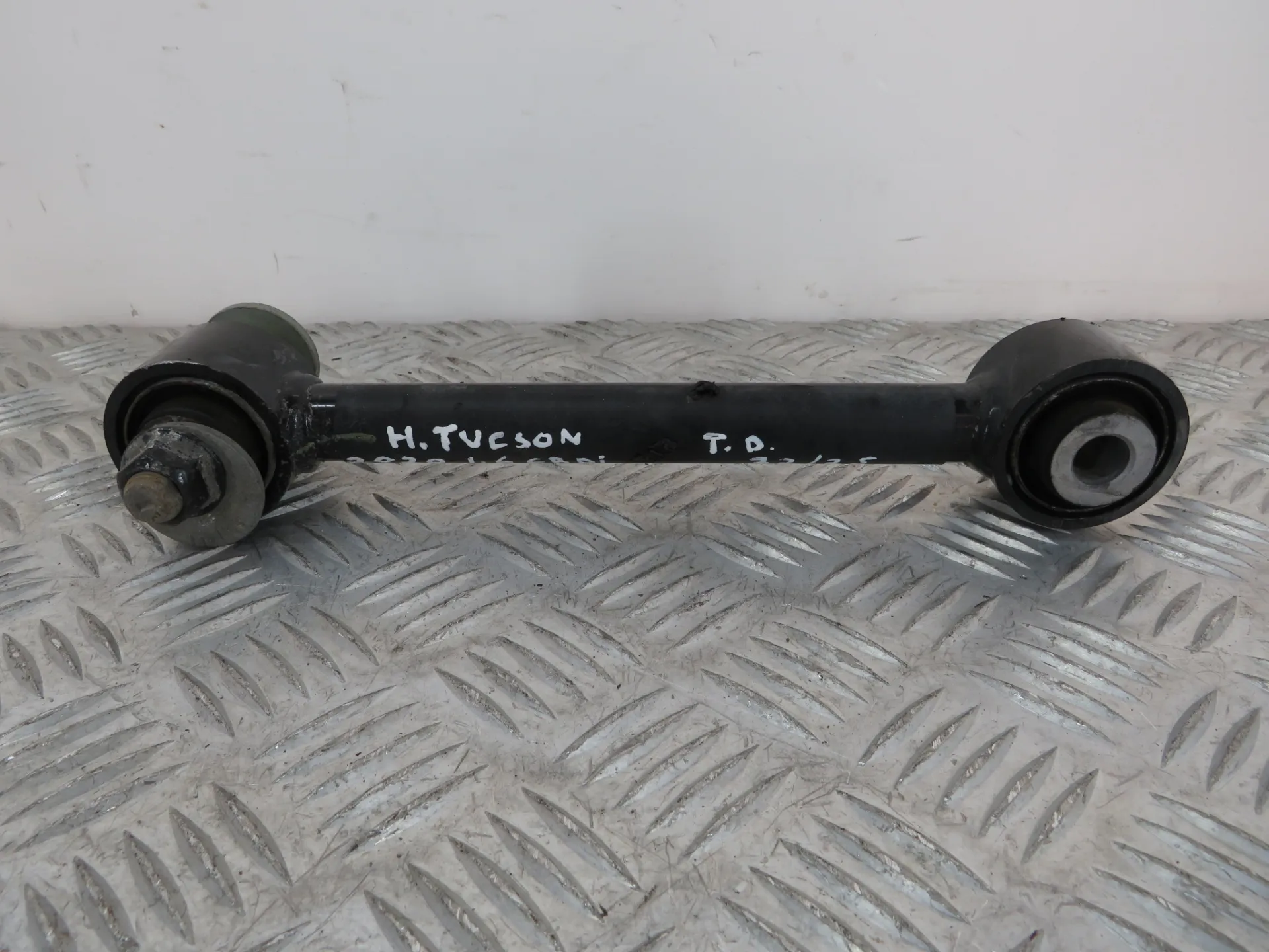 Bras de suspension arrière Droite HYUNDAI Tucson (TL)