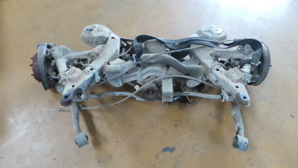 Essieu arrière à tambours MITSUBISHI Pajero III (V6_W, V7_W)