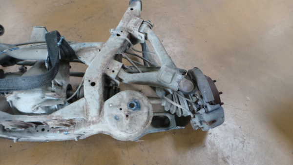 Essieu arrière à tambours MITSUBISHI Pajero III (V6_W, V7_W) Imagem-3