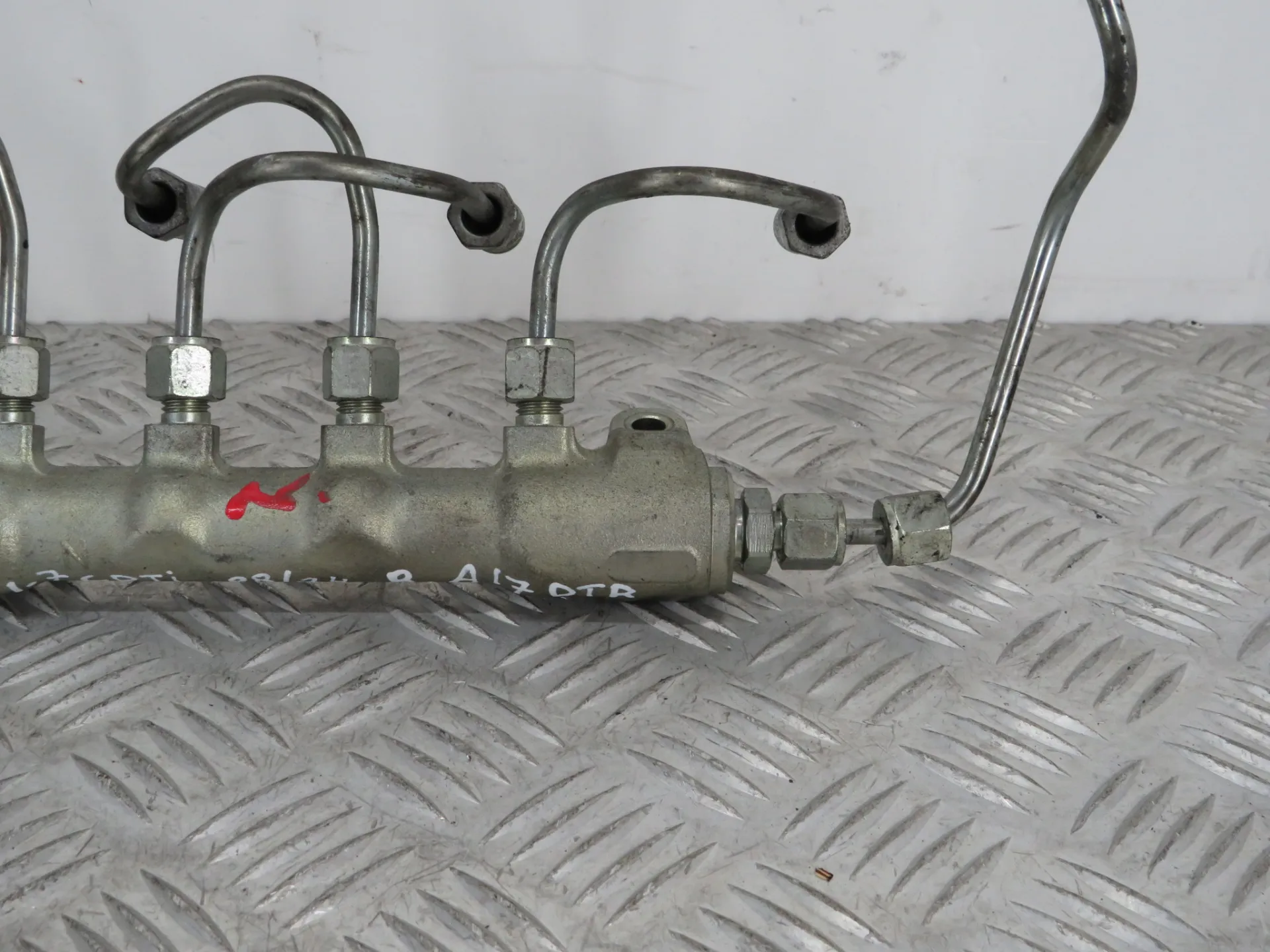 Rampa iniettori OPEL Astra J Imagem-2