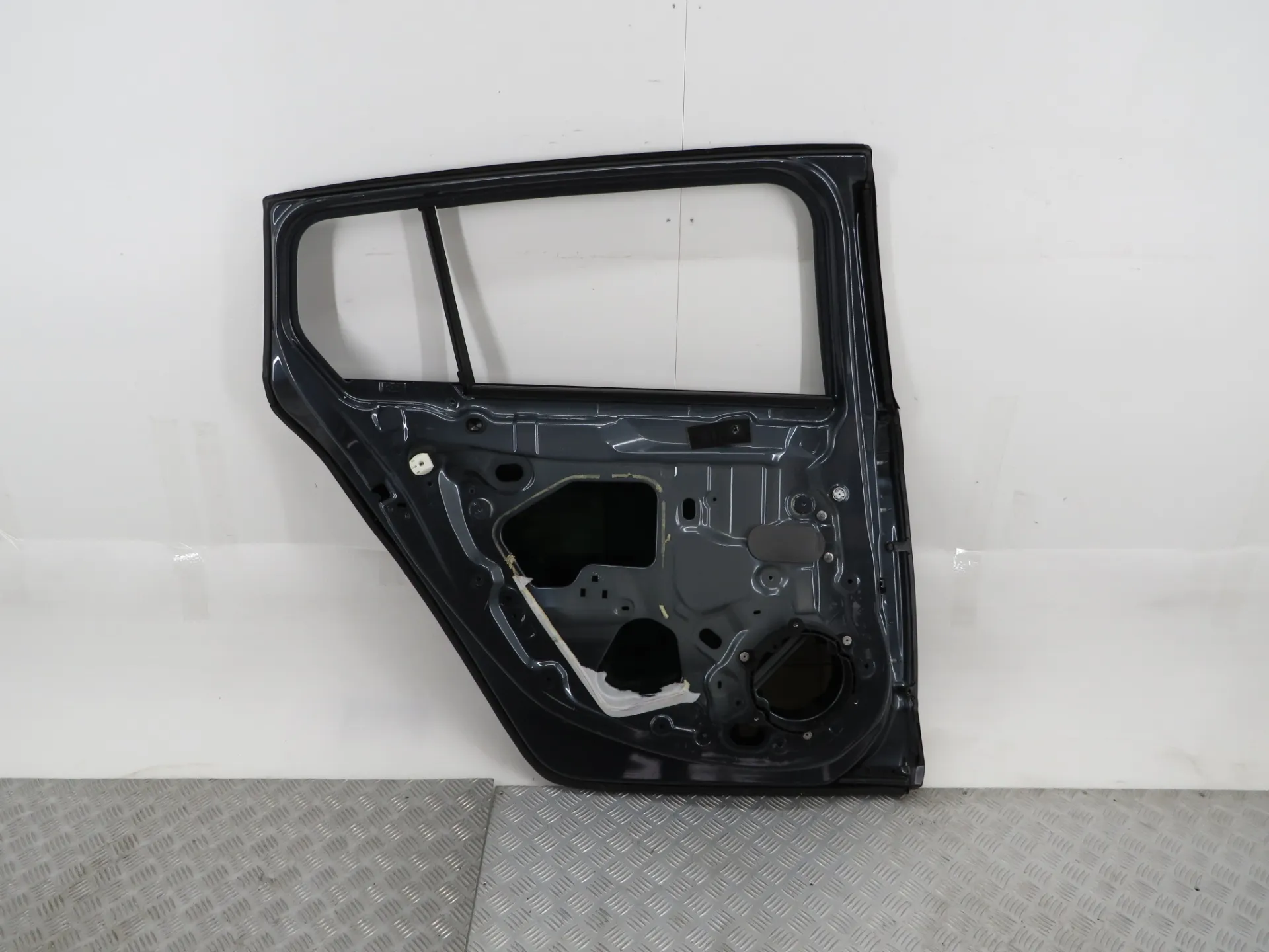 Porta trás esquerda RENAULT Megane IV Grandtour (K9A/M_) Imagem-4