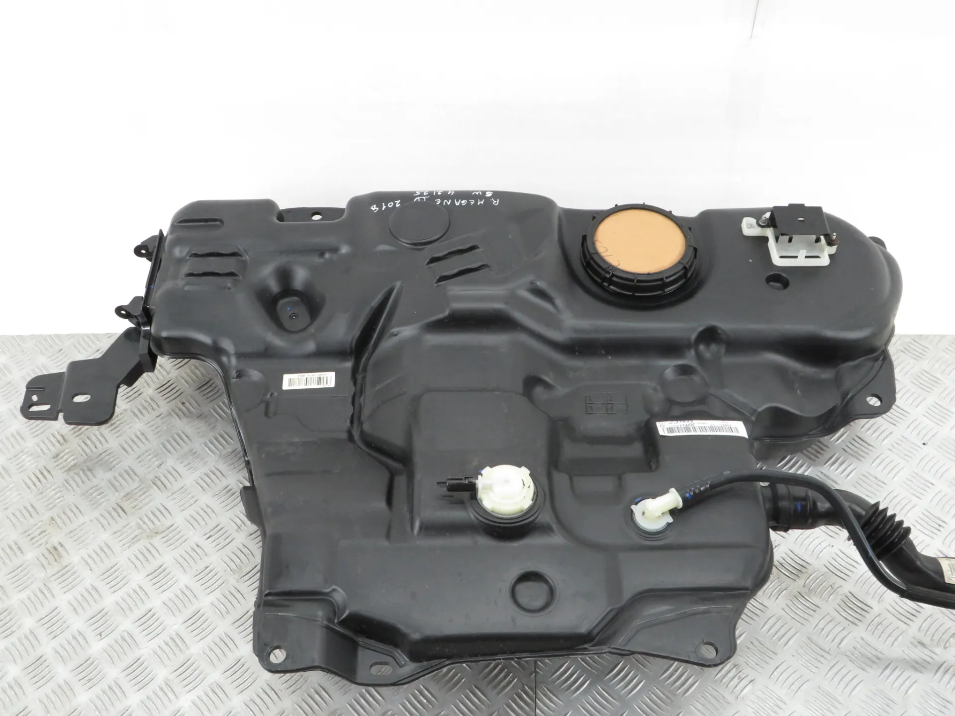 Kraftstofftank RENAULT Megane IV Grandtour (K9A/M_) Imagem-1