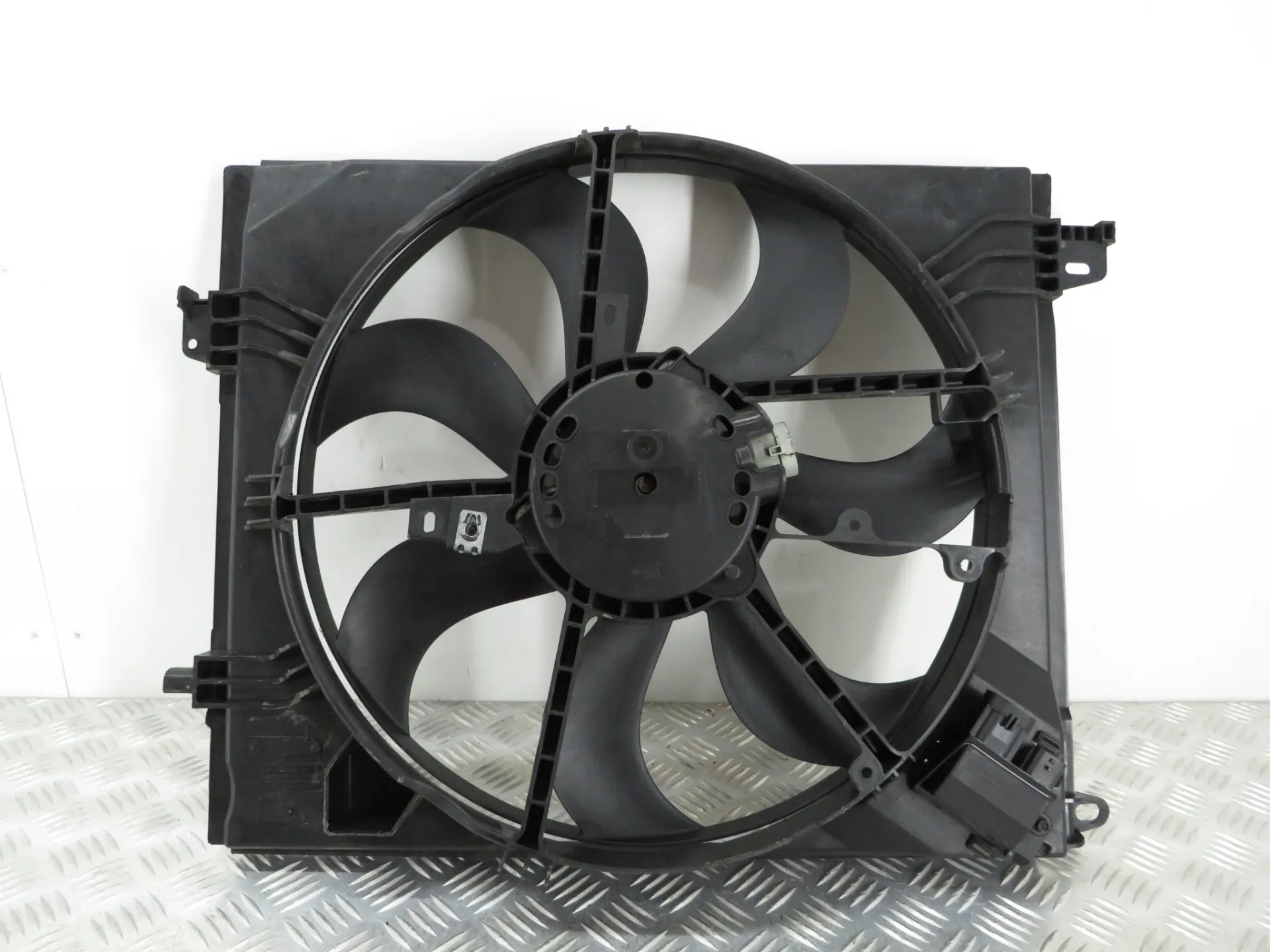 Termoventilador RENAULT Megane IV Grandtour (K9A/M_) Imagem-1