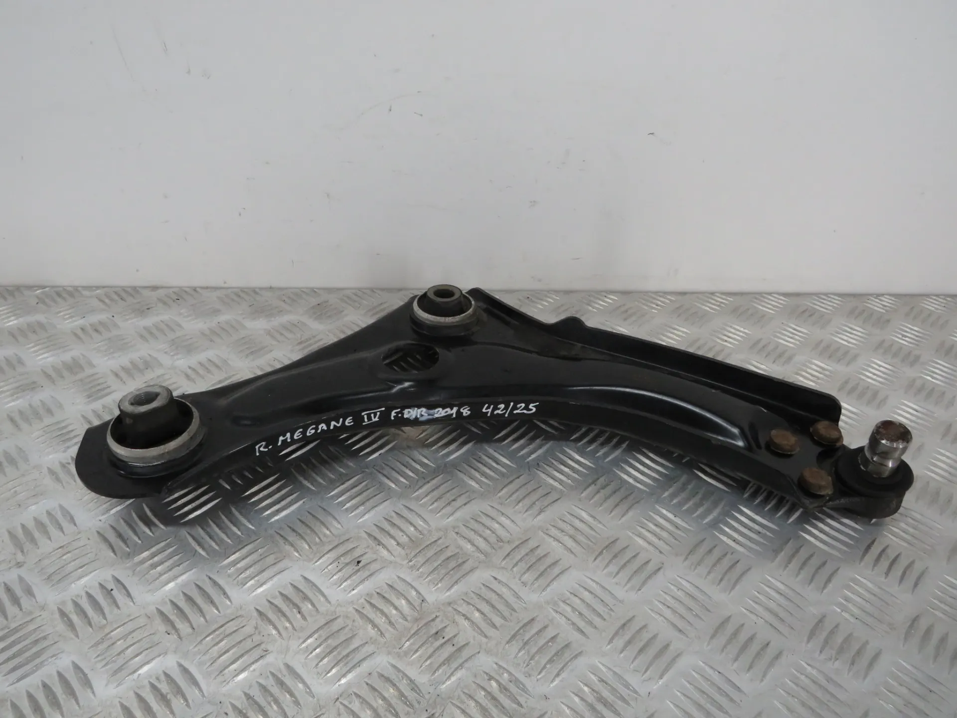 Braccio di sospensione anteriore destra RENAULT Megane IV Grandtour (K9A/M_)