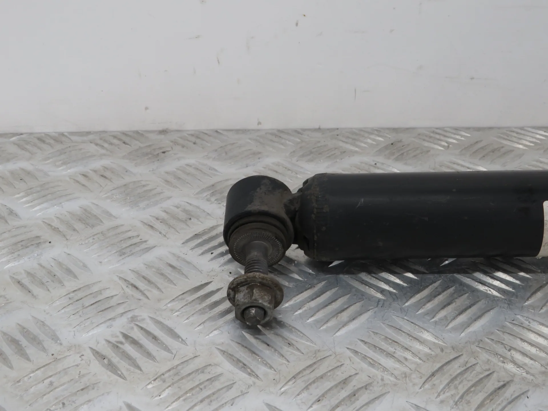 Amortisseur Arrière Gauche RENAULT Megane IV Grandtour (K9A/M_) Imagem-1