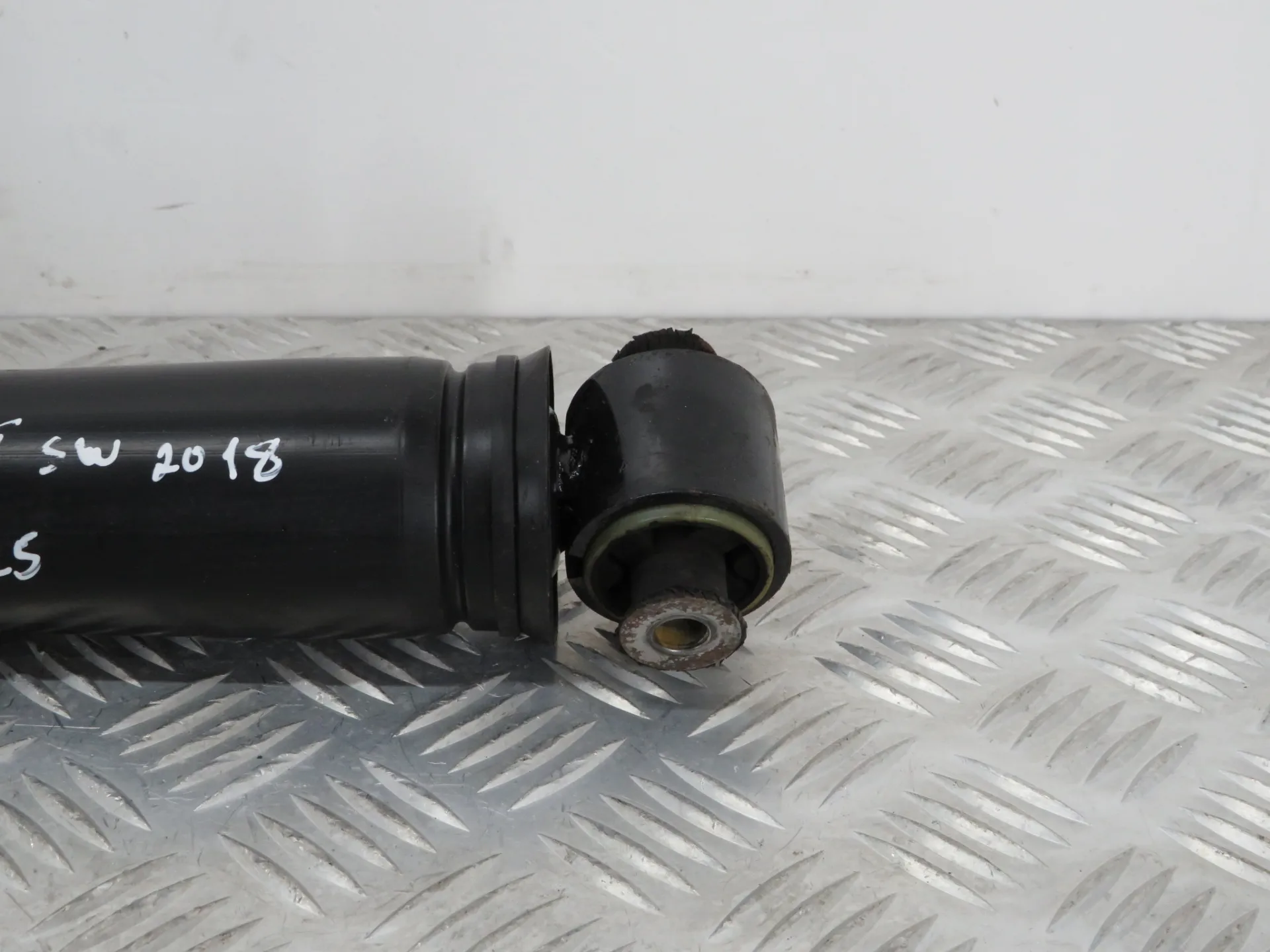 Amortisseur Arrière Gauche RENAULT Megane IV Grandtour (K9A/M_) Imagem-2