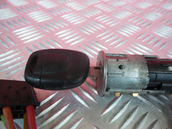 Bombín de encendido RENAULT Clio II (BB0/1/2_, CB0/1/2_) Imagem-2