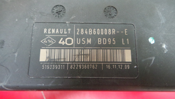 Boîte de fusibles / SAM / BSI RENAULT Megane III Coupé (DZ0/1_) Imagem-2