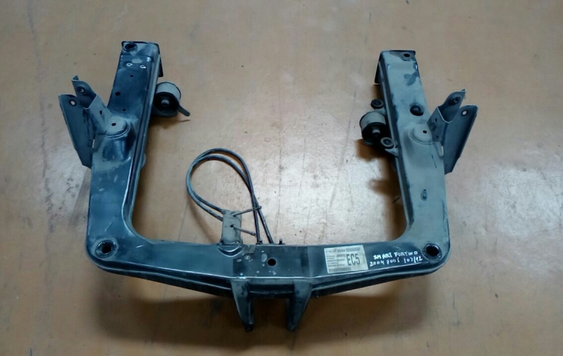 Rear subframe SMART City-Coupé (450) Imagem-2