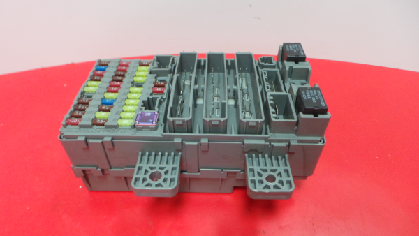 Boîte de fusibles / SAM / BSI HONDA Civic VIII Hatchback (FN_, FK_)