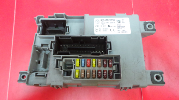 Boîte de fusibles / SAM / BSI FIAT 500 (312_) Imagem-1