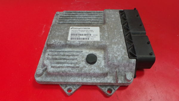 Calculateur /  Unité de contrôle moteur FIAT Grande Punto (199_)