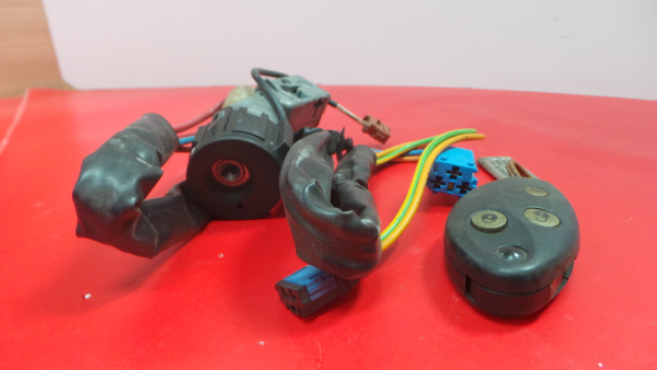 Ignition barrel CITROËN C5 I (DC_)