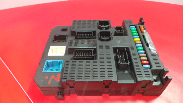 Fuse box / SAM / BSI CITROËN C4 I (LC_)