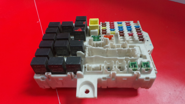 Boîte de fusibles / SAM / BSI MITSUBISHI Colt VI (Z3_A, Z2_A)