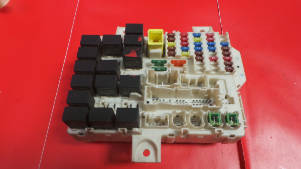 Boîte de fusibles / SAM / BSI MITSUBISHI Colt VI (Z3_A, Z2_A) Imagem-1