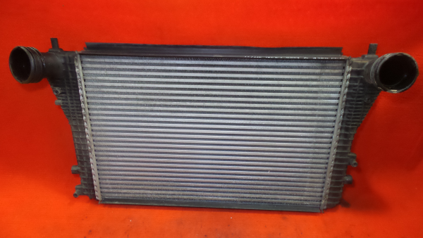 Radiador do intercooler VOLKSWAGEN Golf V (1K1)