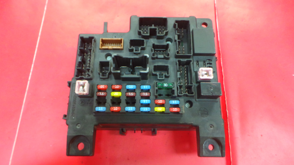 Boîte de fusibles / SAM / BSI MITSUBISHI Lancer VIII Sedan (CY_A, CZ_A) Imagem-1