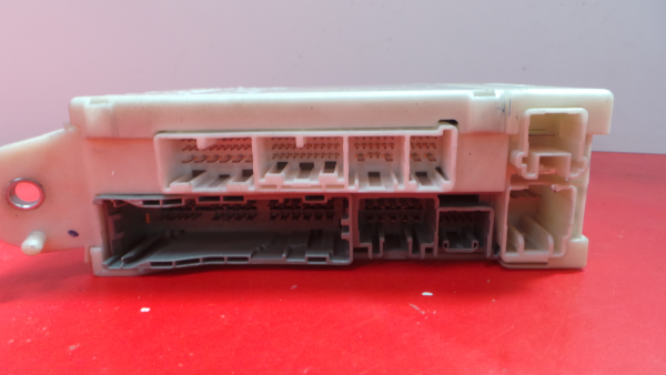 Boîte de fusibles / SAM / BSI LEXUS IS II (GSE2_, ALE2_, USE2_) Imagem-2