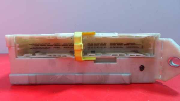 Boîte de fusibles / SAM / BSI LEXUS IS II (GSE2_, ALE2_, USE2_) Imagem-1