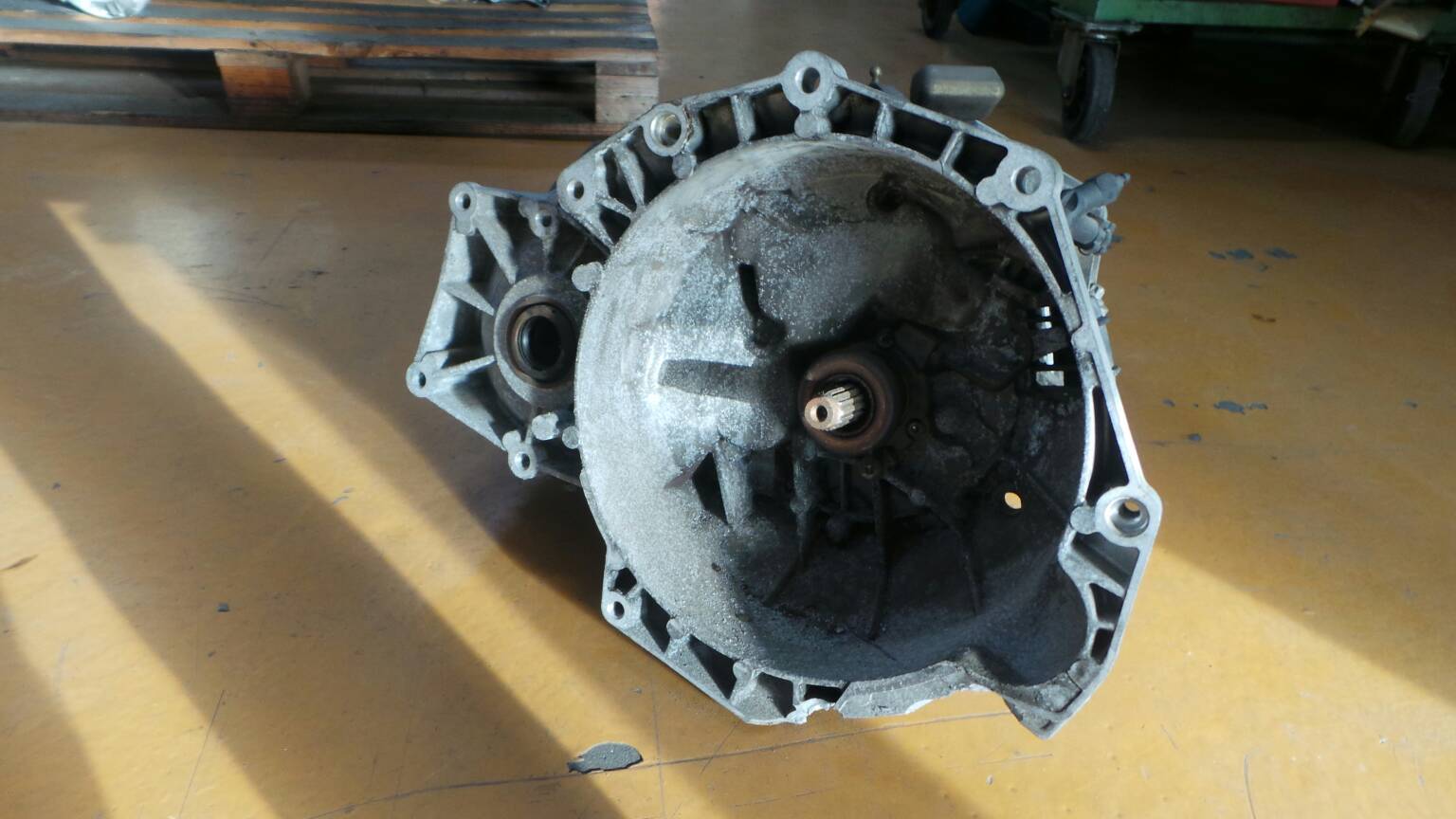 Boîte de vitesses manuelle SAAB 9-3 Sedan (YS3F) Imagem-1