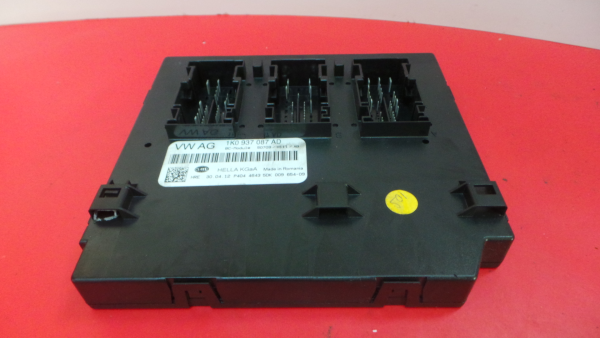 Caixa fusíveis / SAM / BSI SKODA Octavia II Hatchback (1Z3)