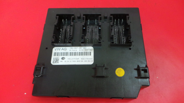 Caixa fusíveis / SAM / BSI SKODA Octavia II Hatchback (1Z3) Imagem-1