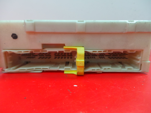 Boîte de fusibles / SAM / BSI LEXUS IS II (GSE2_, ALE2_, USE2_) Imagem-1