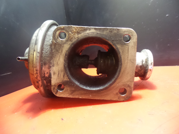 EGR valve LAND ROVER Freelander (L314) Imagem-4