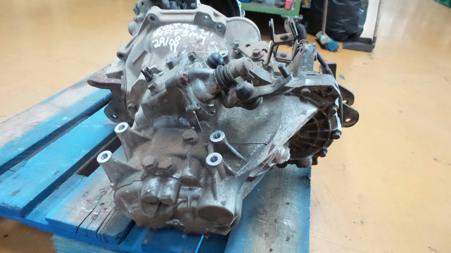 Boîte de vitesses manuelle MITSUBISHI Colt V (CJ_, CP_) Imagem-3