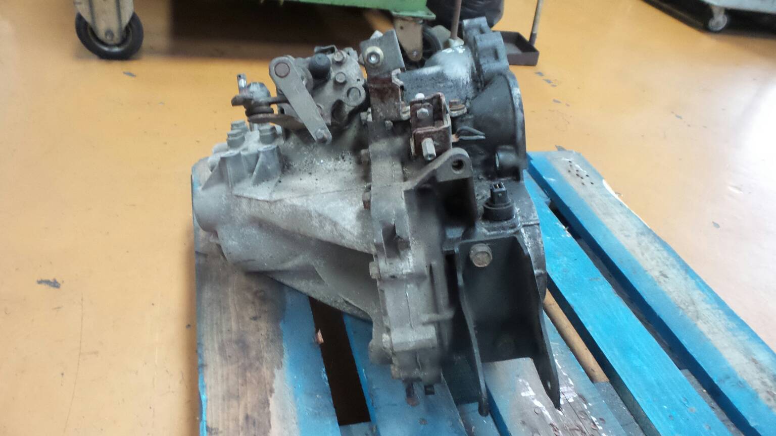 Boîte de vitesses manuelle MITSUBISHI Colt V (CJ_, CP_) Imagem-4