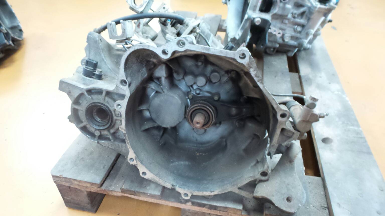 Boîte de vitesses manuelle MITSUBISHI Colt V (CJ_, CP_) Imagem-1