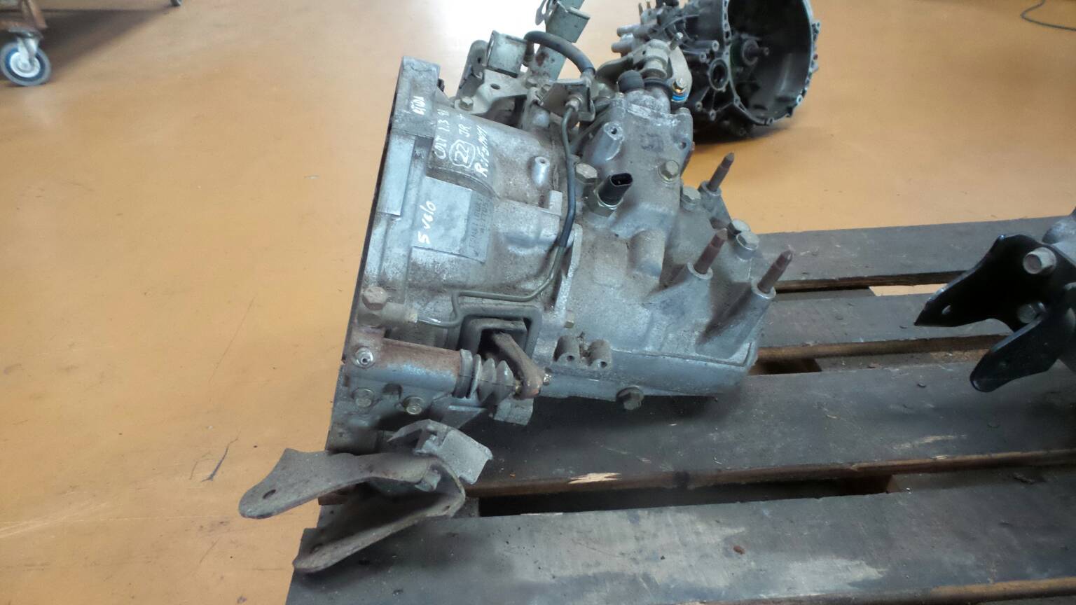 Boîte de vitesses manuelle MITSUBISHI Colt V (CJ_, CP_) Imagem-2