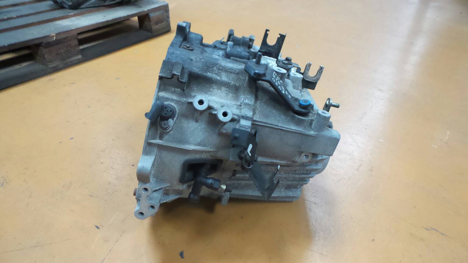 Boîte de vitesses manuelle MITSUBISHI Carisma Sedan (DA_) Imagem-2