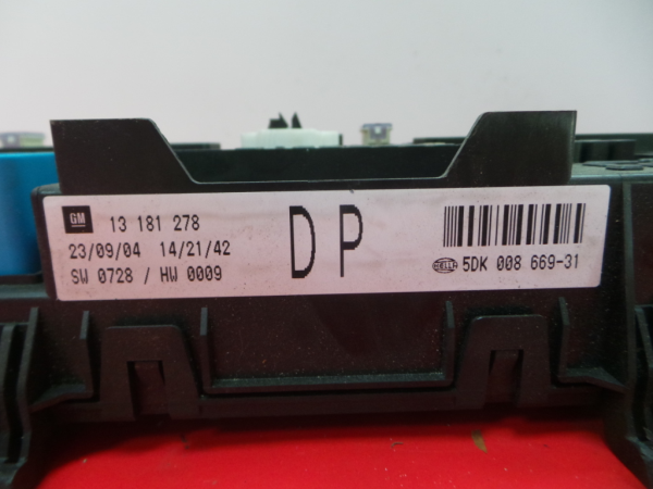 Caixa fusíveis / SAM / BSI OPEL Astra H Hatchback (L48) Imagem-2