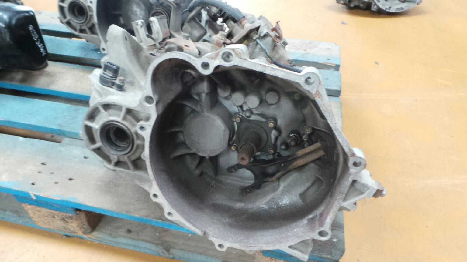 Boîte de vitesses manuelle MITSUBISHI Colt V (CJ_, CP_) Imagem-1