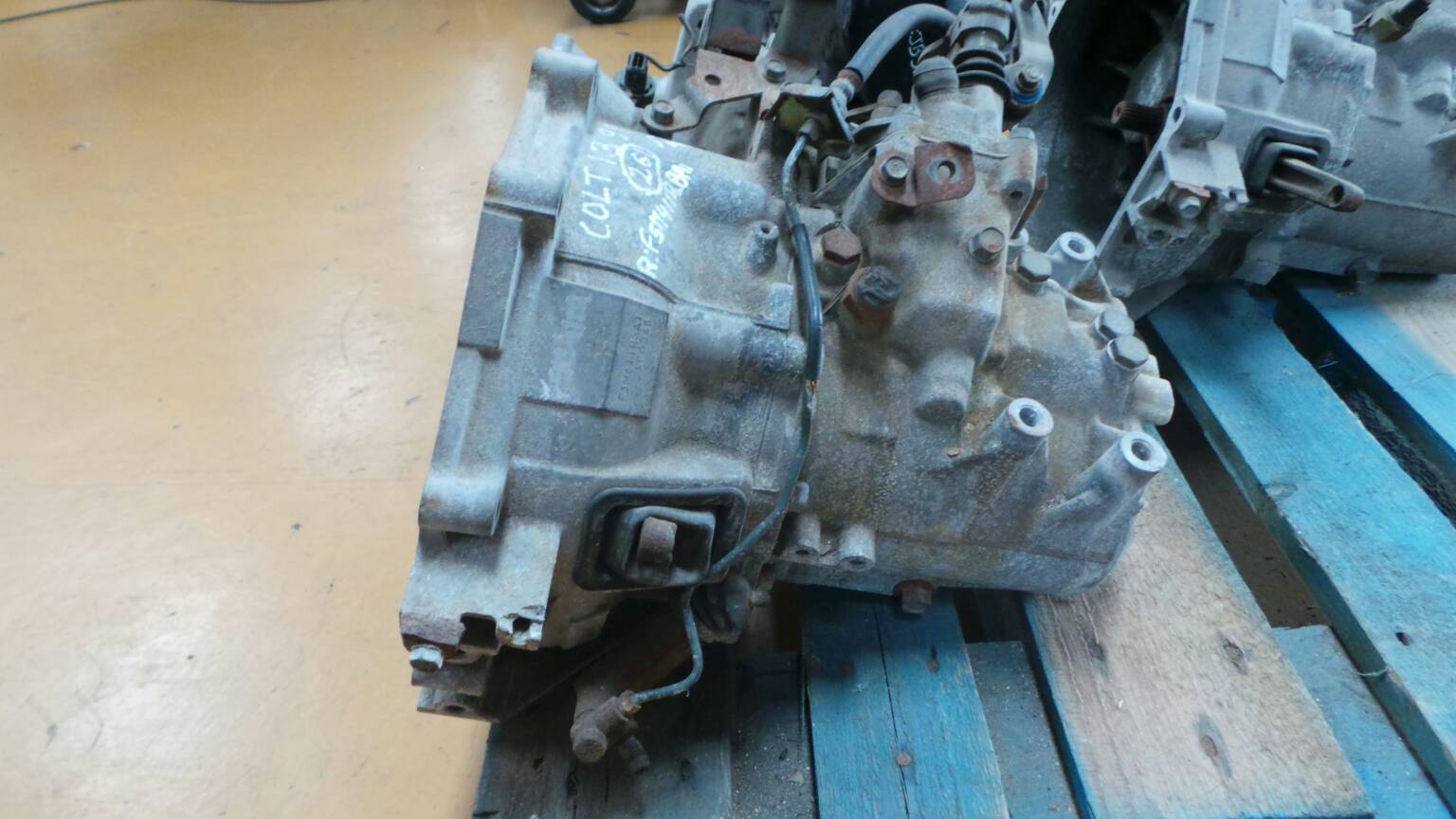 Boîte de vitesses manuelle MITSUBISHI Colt V (CJ_, CP_) Imagem-2